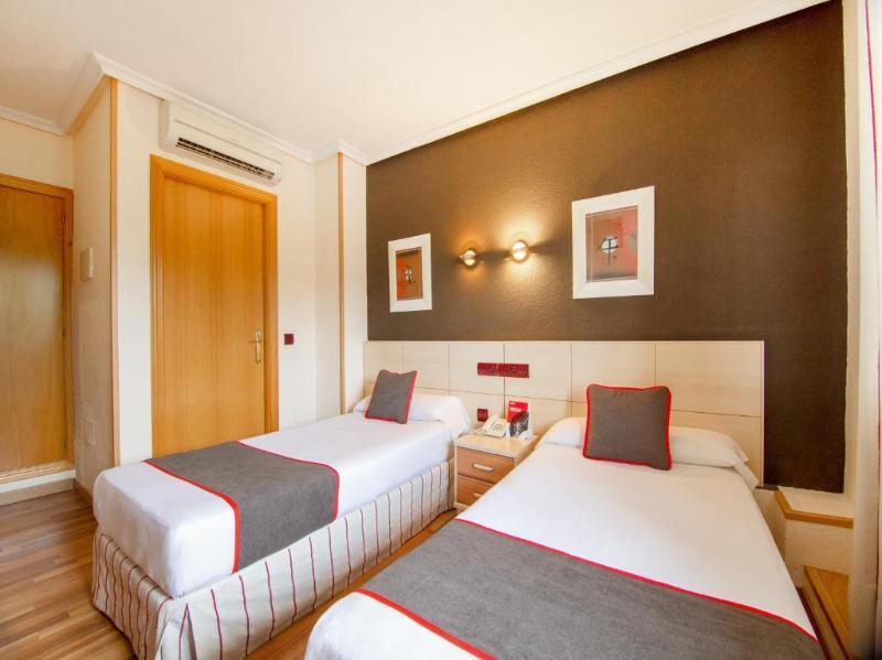 Hostal Rural El Cano By Vivere Stays Alpedrete Εξωτερικό φωτογραφία