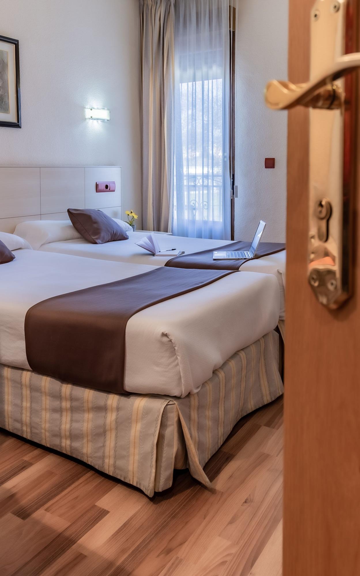 Hostal Rural El Cano By Vivere Stays Alpedrete Εξωτερικό φωτογραφία